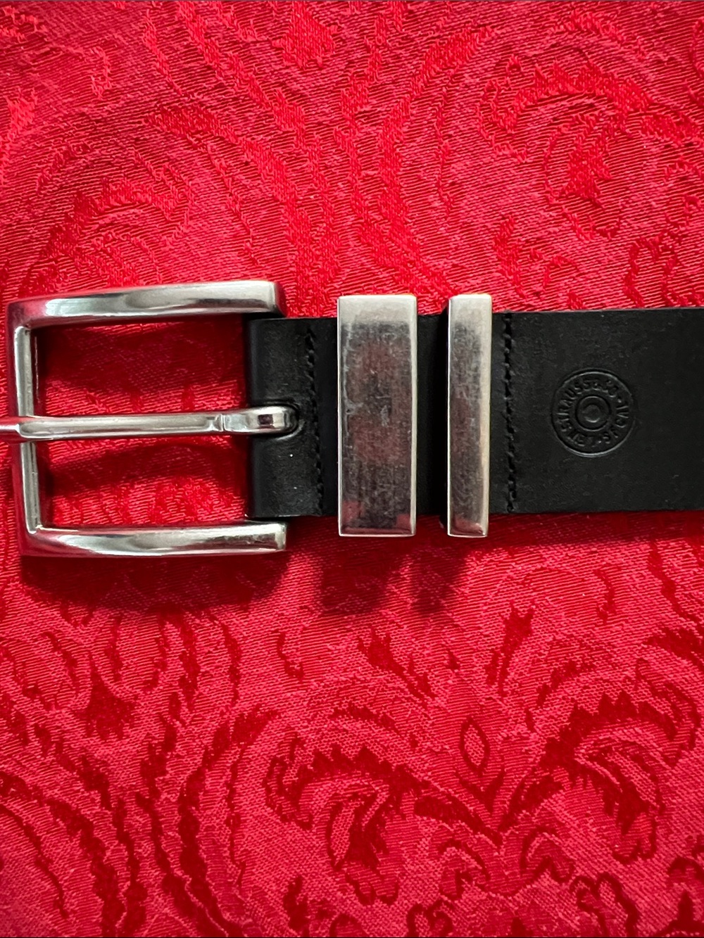 Levi’s Men’s Black Genuine Leather Belt 34/85 Silver Buckle Classic Casual Dress